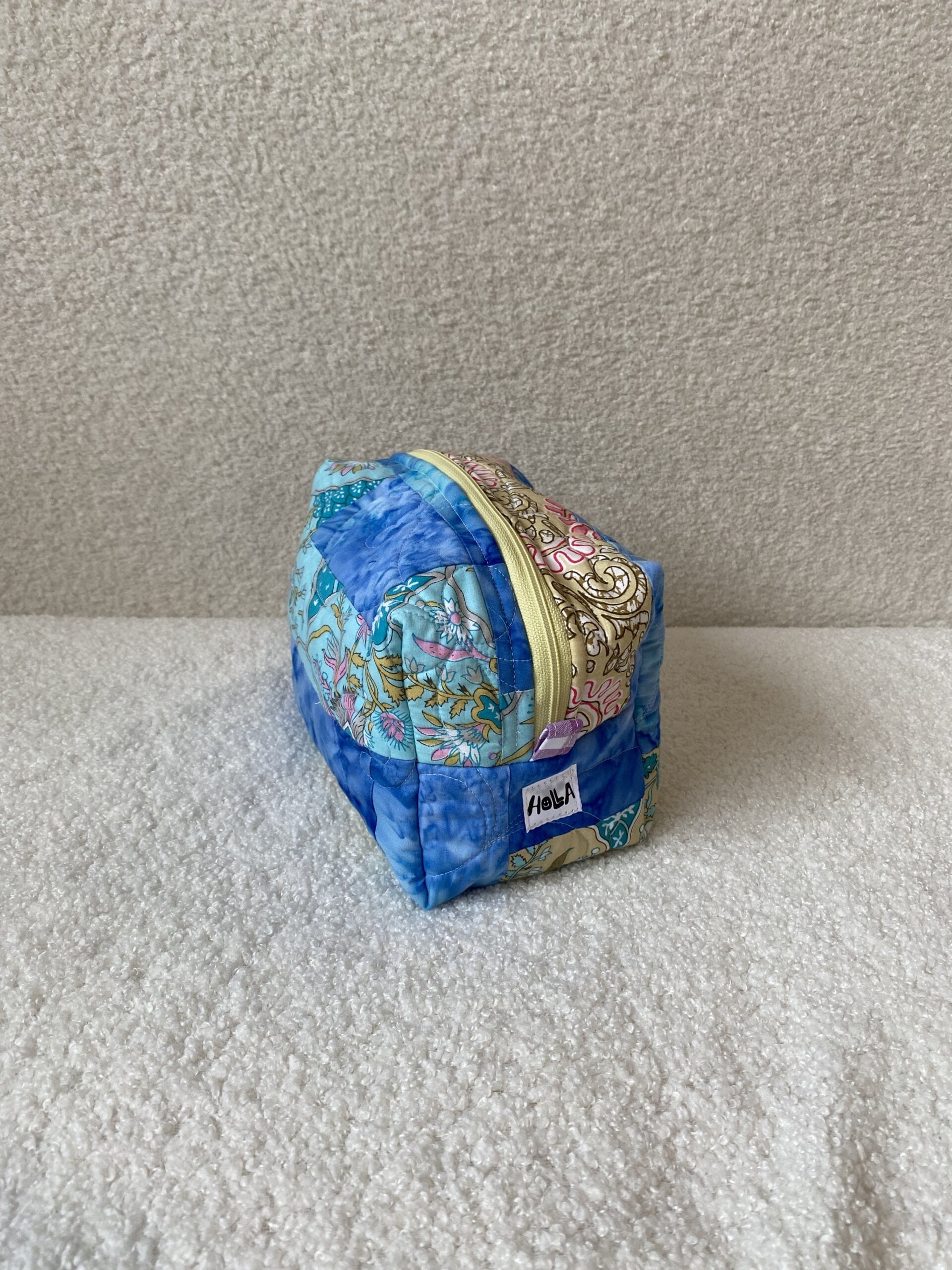 Retro quilted make up travel bags large - Image 5