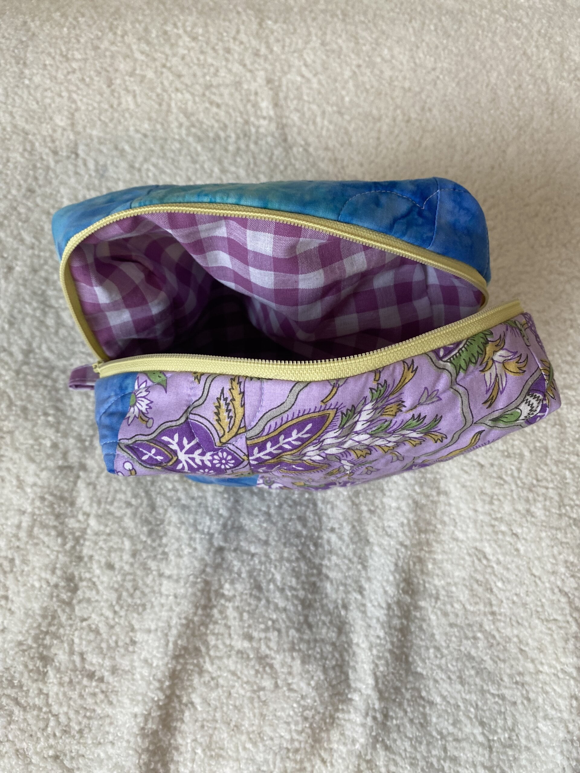 Retro quilted make up travel bags large - Image 8