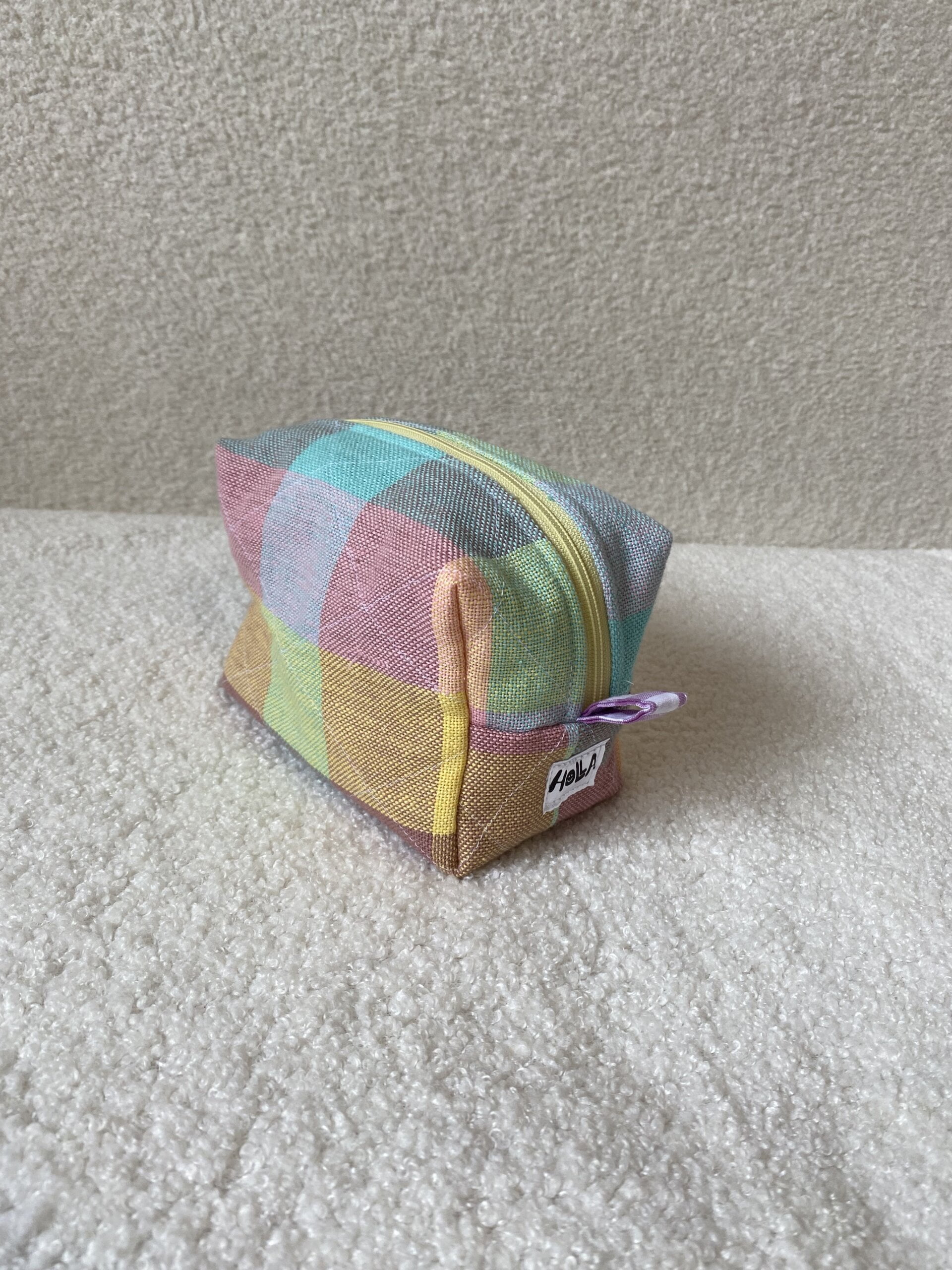 Retro quilted make up travel bags small - Image 10