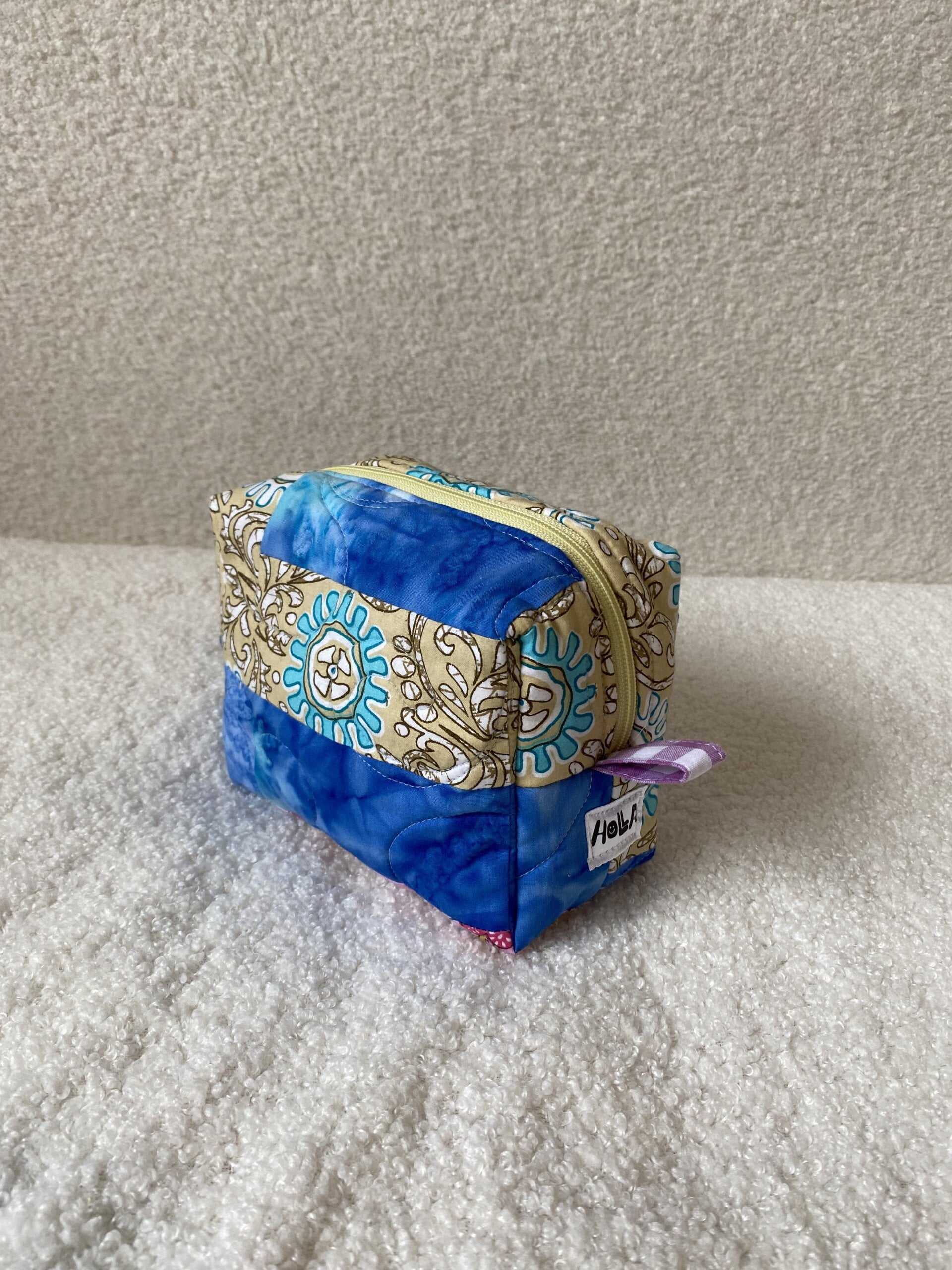 Retro quilted make up travel bags small - Image 8
