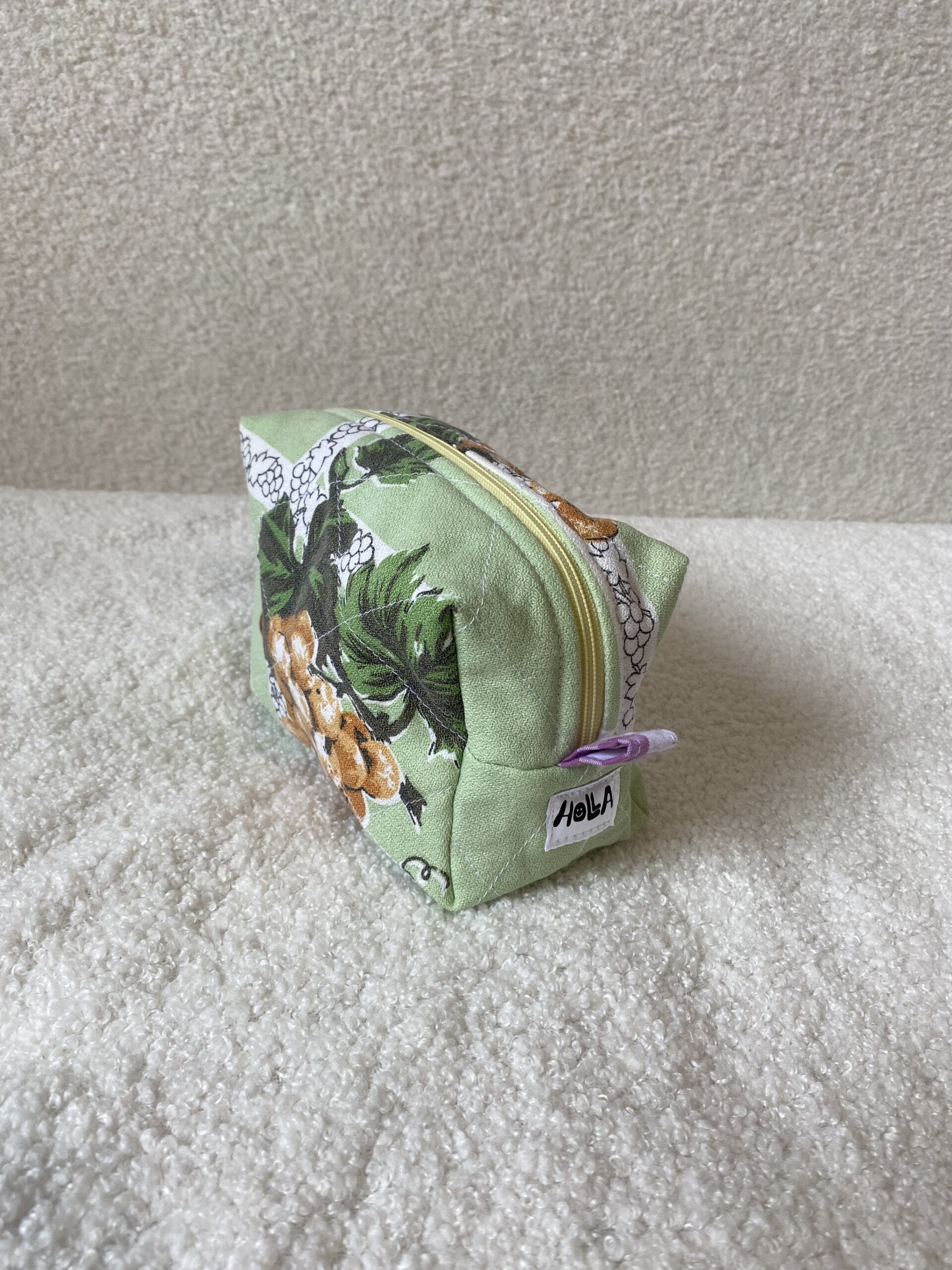 Retro quilted make up travel bags small - Image 6