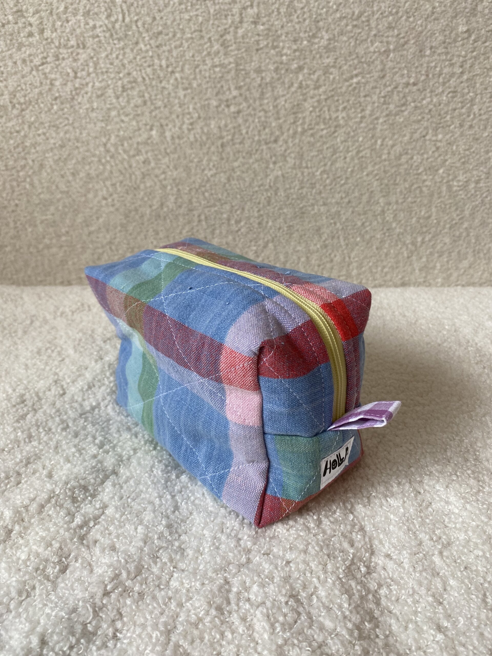 Retro quilted make up travel bags small - Image 5