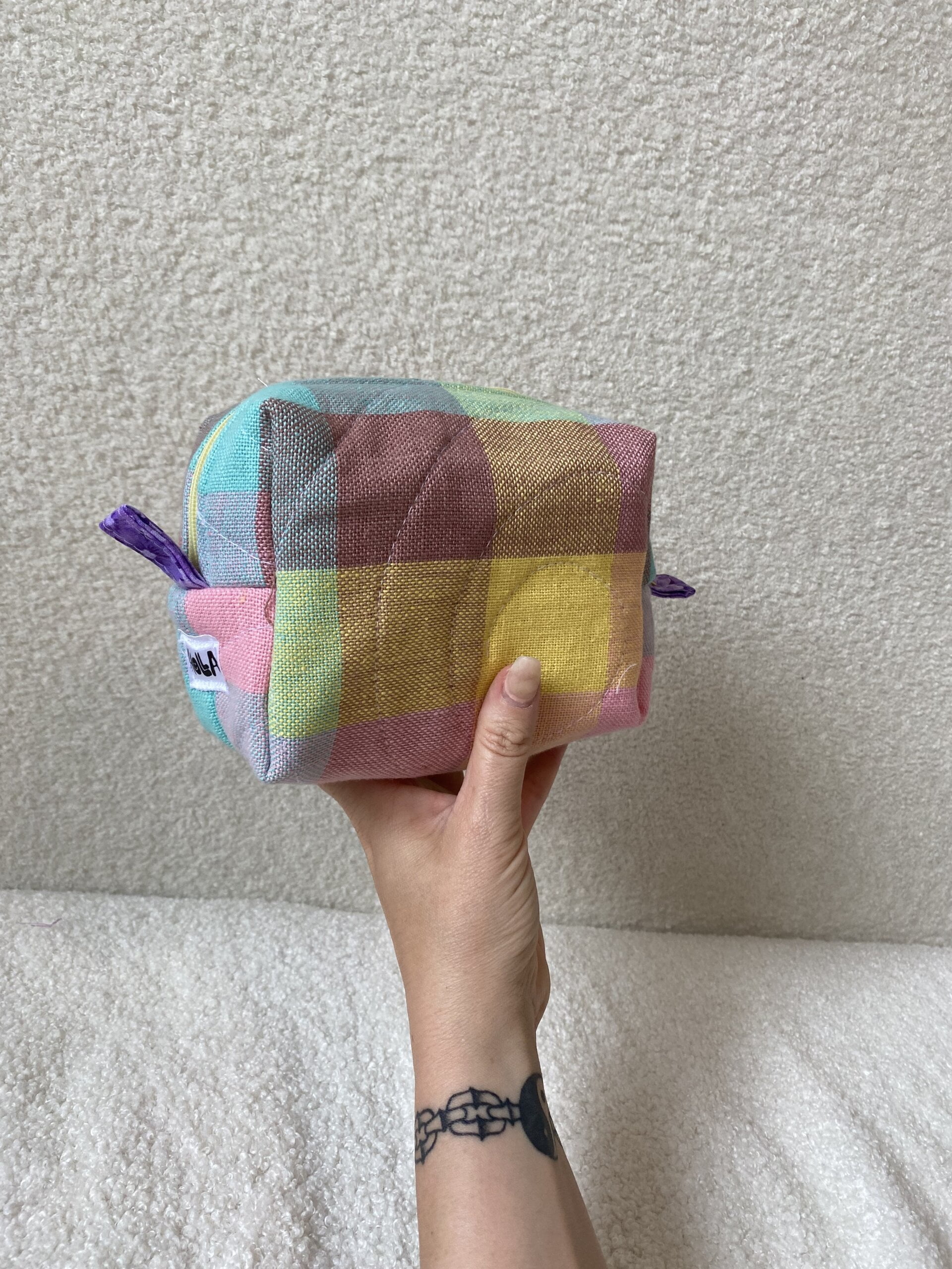 Retro quilted make up travel bags small - Image 2